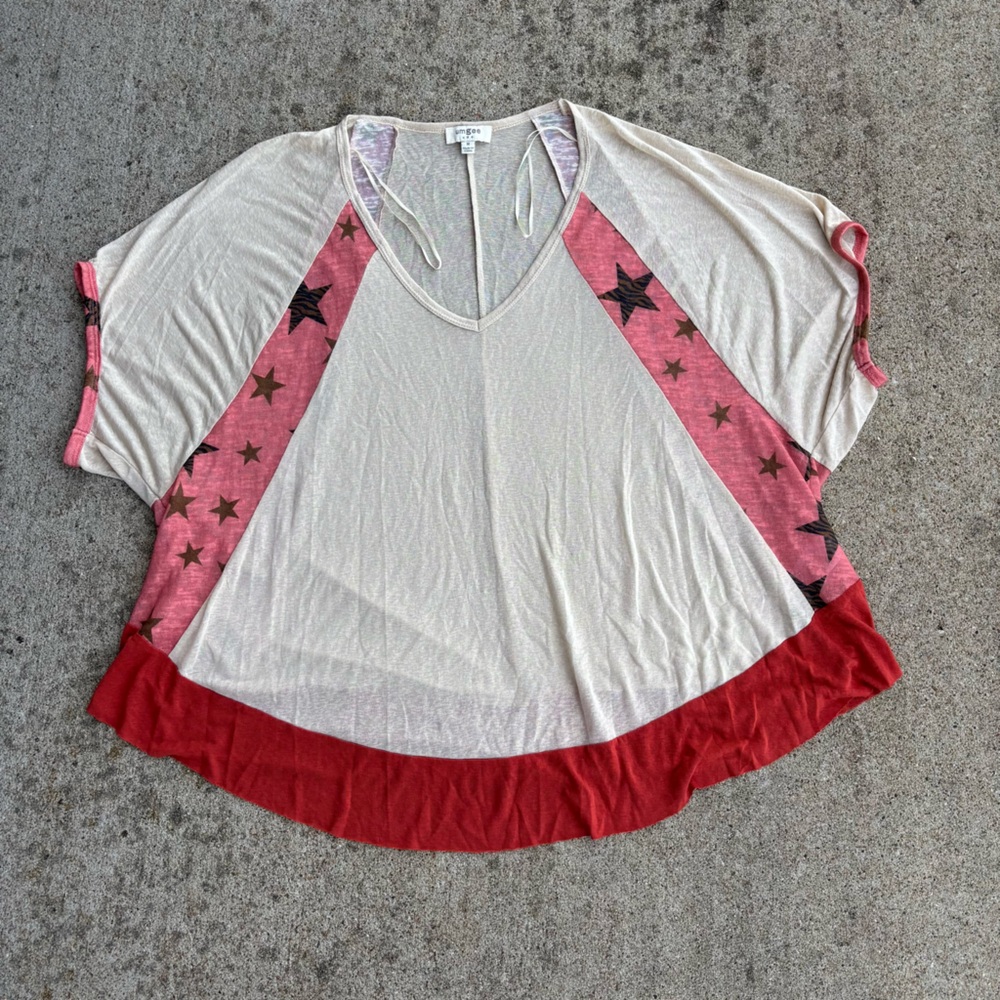UMGEE Red and Pink Star Patterned Top